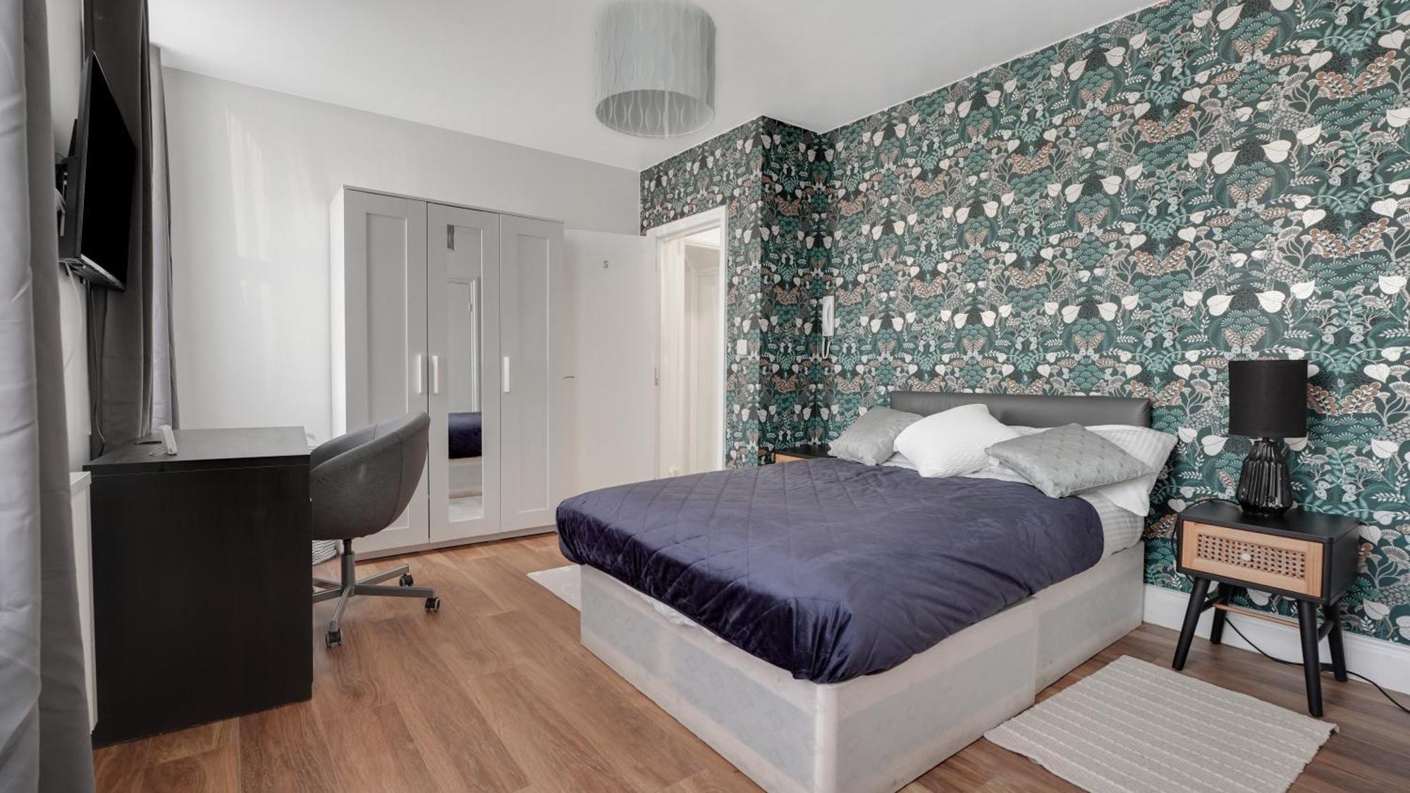 Comfy Double En-Suite Room In Barking Barking  Extérieur photo
